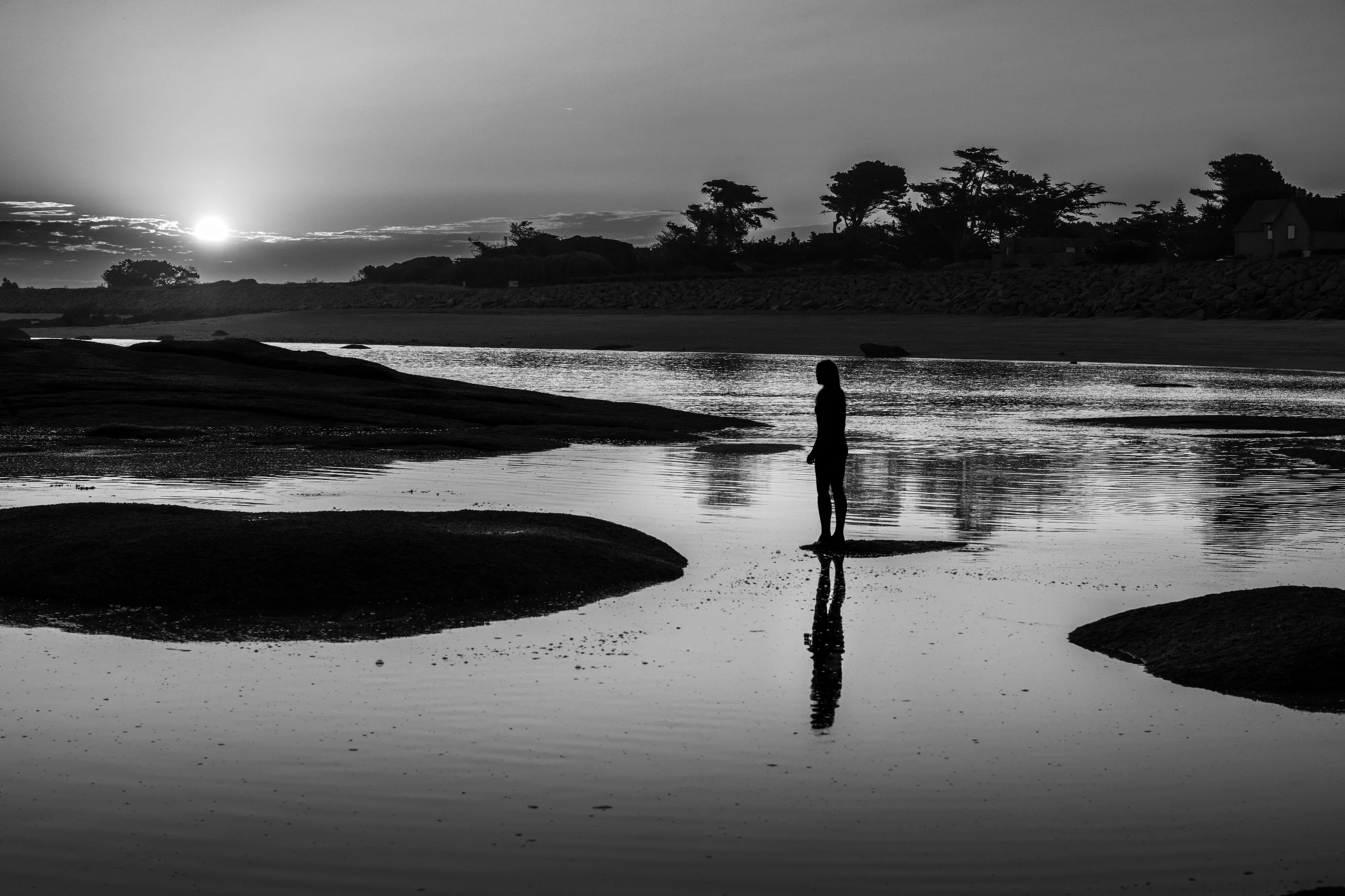 PEOPLE & MOMENTS